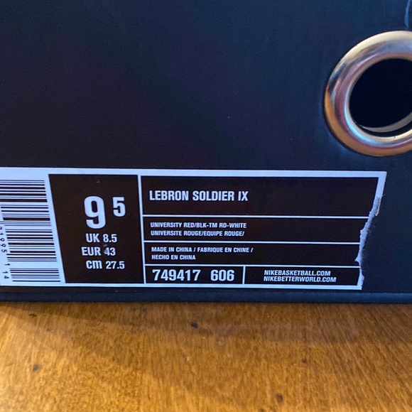 EUC Lebrun James sneakers. With the box! - Picture 2 of 9